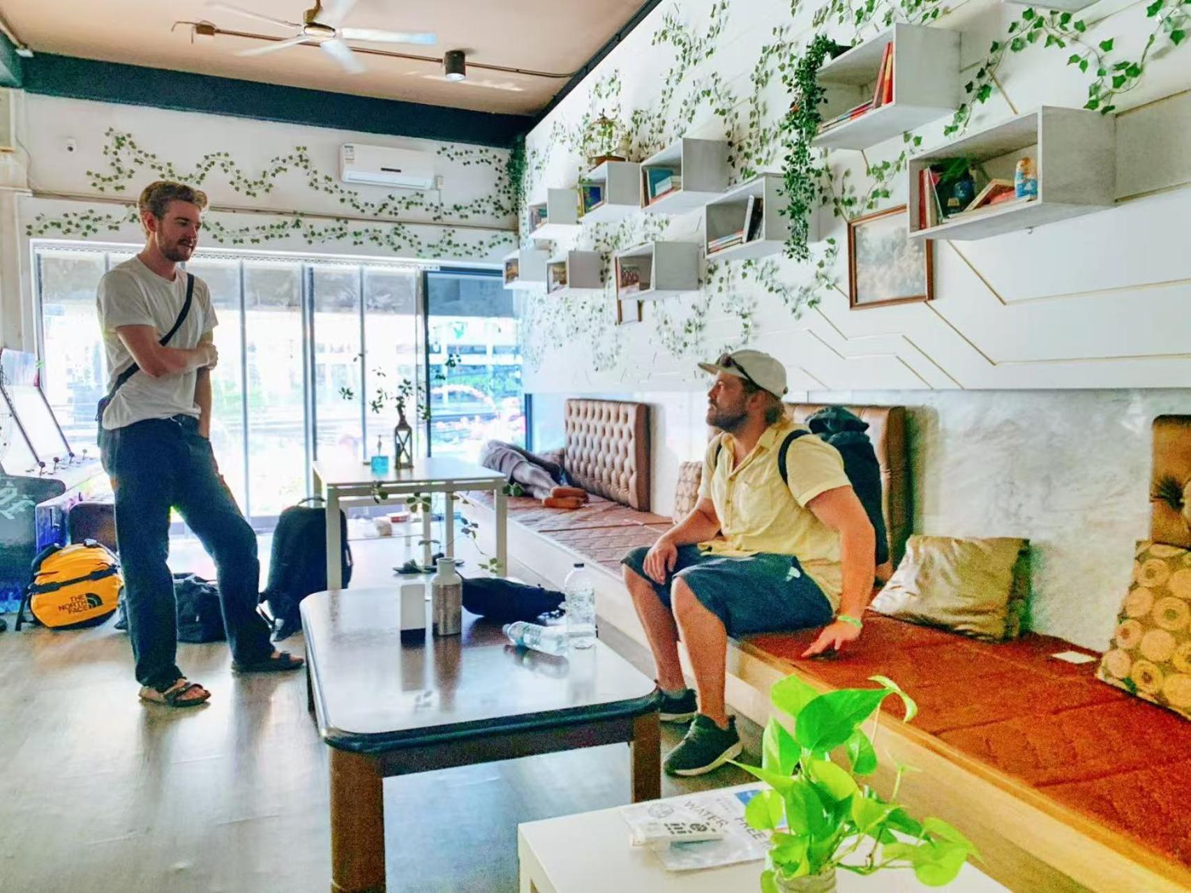 Susu Khaosan Hostel Bangkok Exterior photo