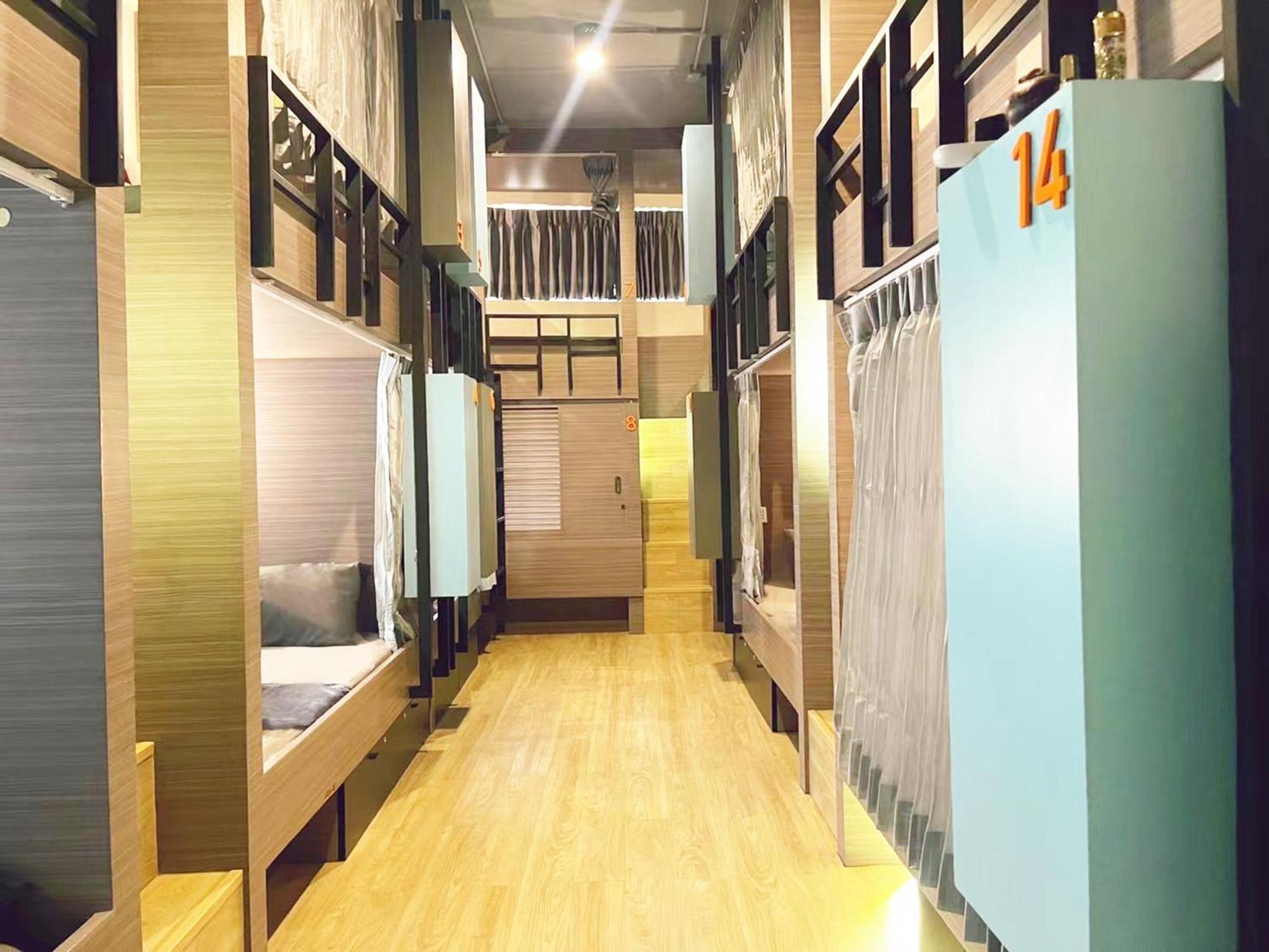 Susu Khaosan Hostel Bangkok Exterior photo