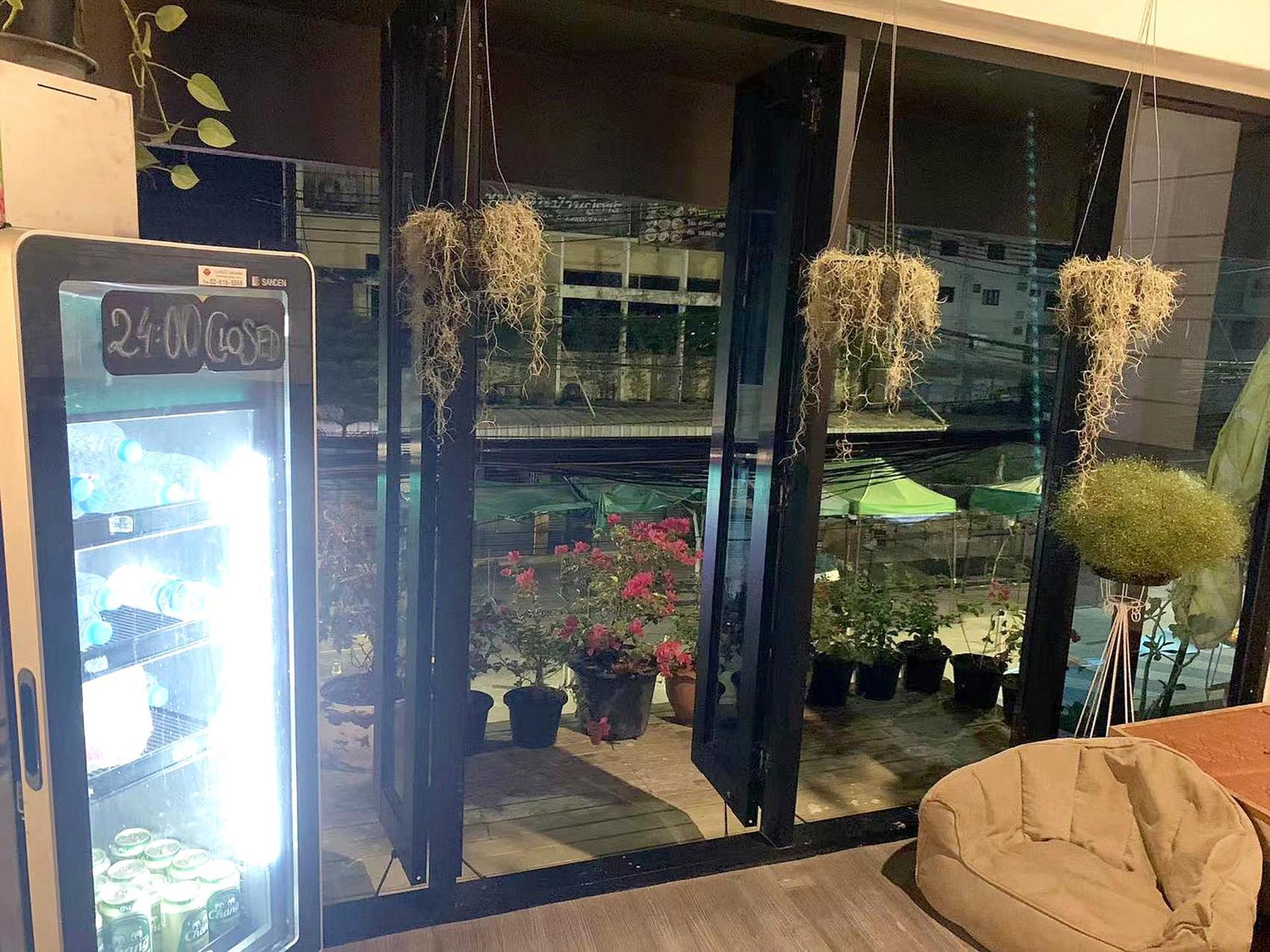 Susu Khaosan Hostel Bangkok Exterior photo